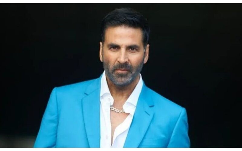 When Akshay Kumar angry on this actor in front of everyone said Shut up ...