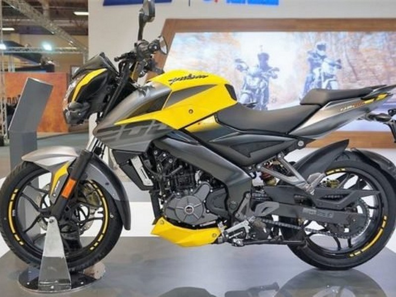 bajaj-pulsar-ns-200-adventure-yellow-with-grey-color_185706303_sm.jpg