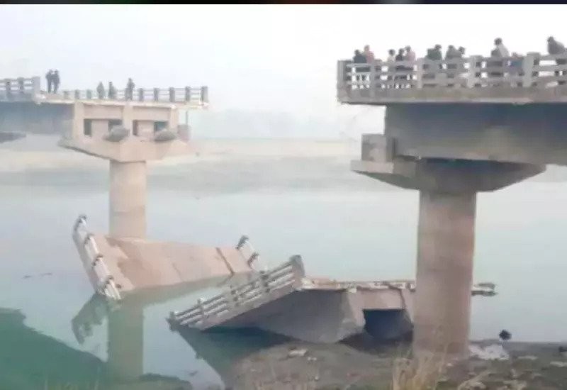 Bihar Portion Of Bridge Built Across Burhi Gandak River In Begusarai ...