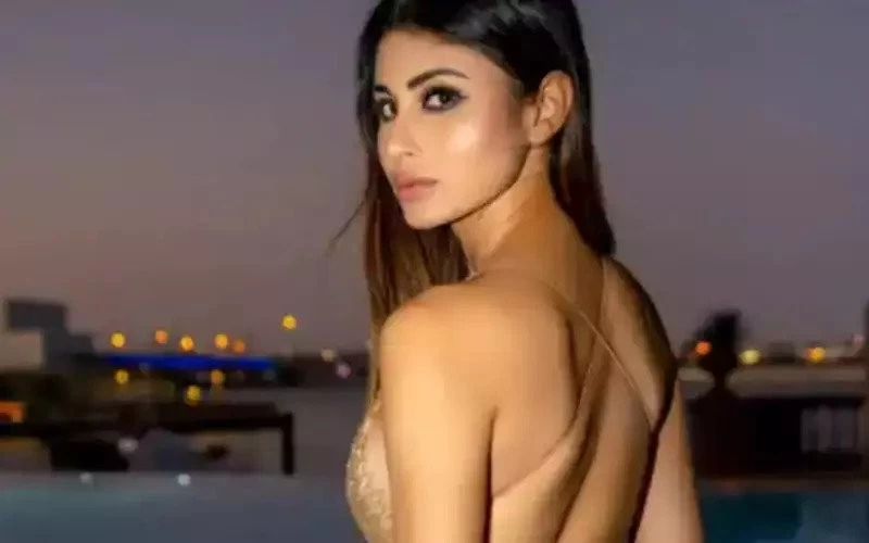 800px x 500px - Mouni Roy's new photoshoot shattered, pictures went viral