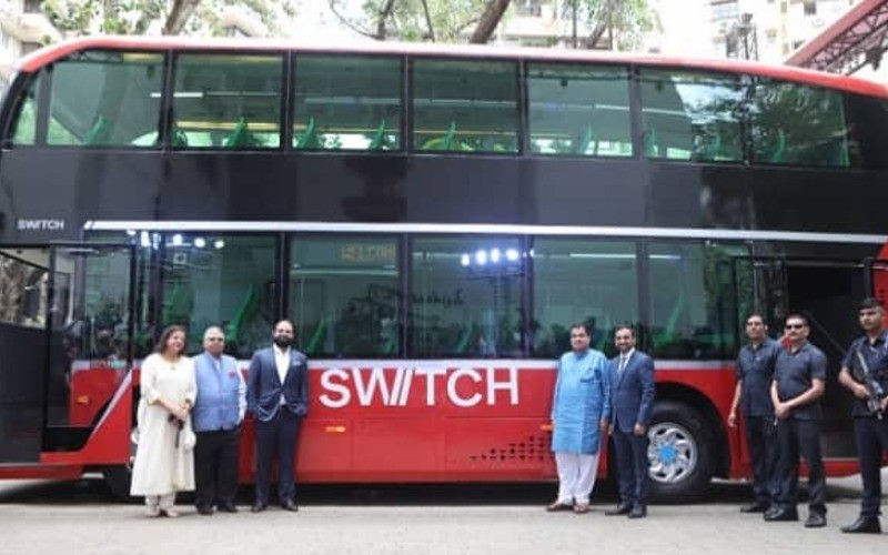 Nitin Gadkari Launches Ashok Leyland Switch Mobility India First