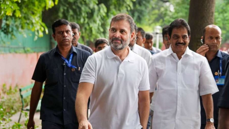 Rahul Gandhi News Rahul Gandhi On Wayanad Tour For The First Time After Being Reinstated As Mp 6869