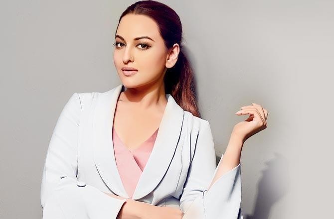 Up Police Visit Sonakshi Sinhas Mumbai House For Inquiry In Fraud Case