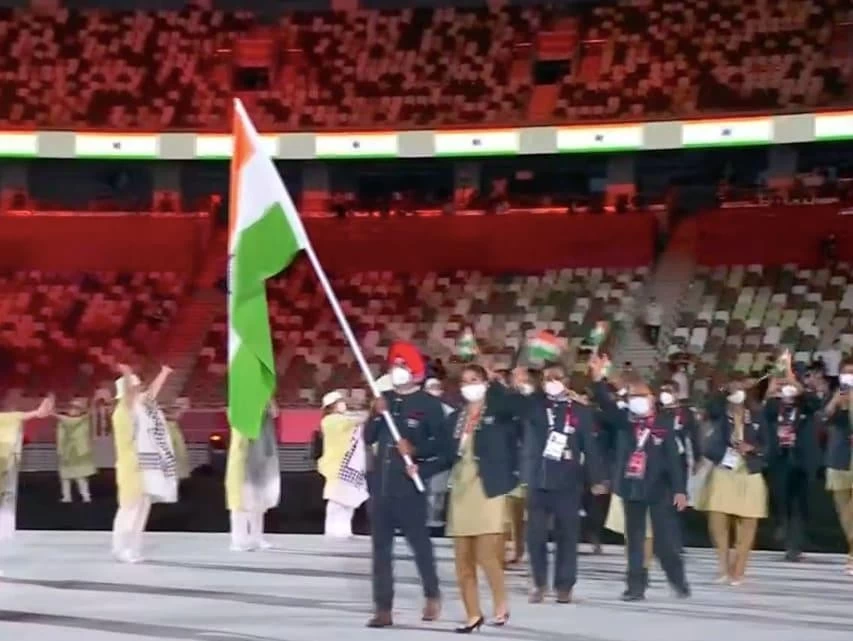 Mary Kom Manpreet Singh carry India39s flag at Tokyo Olympics opening  ceremony                 